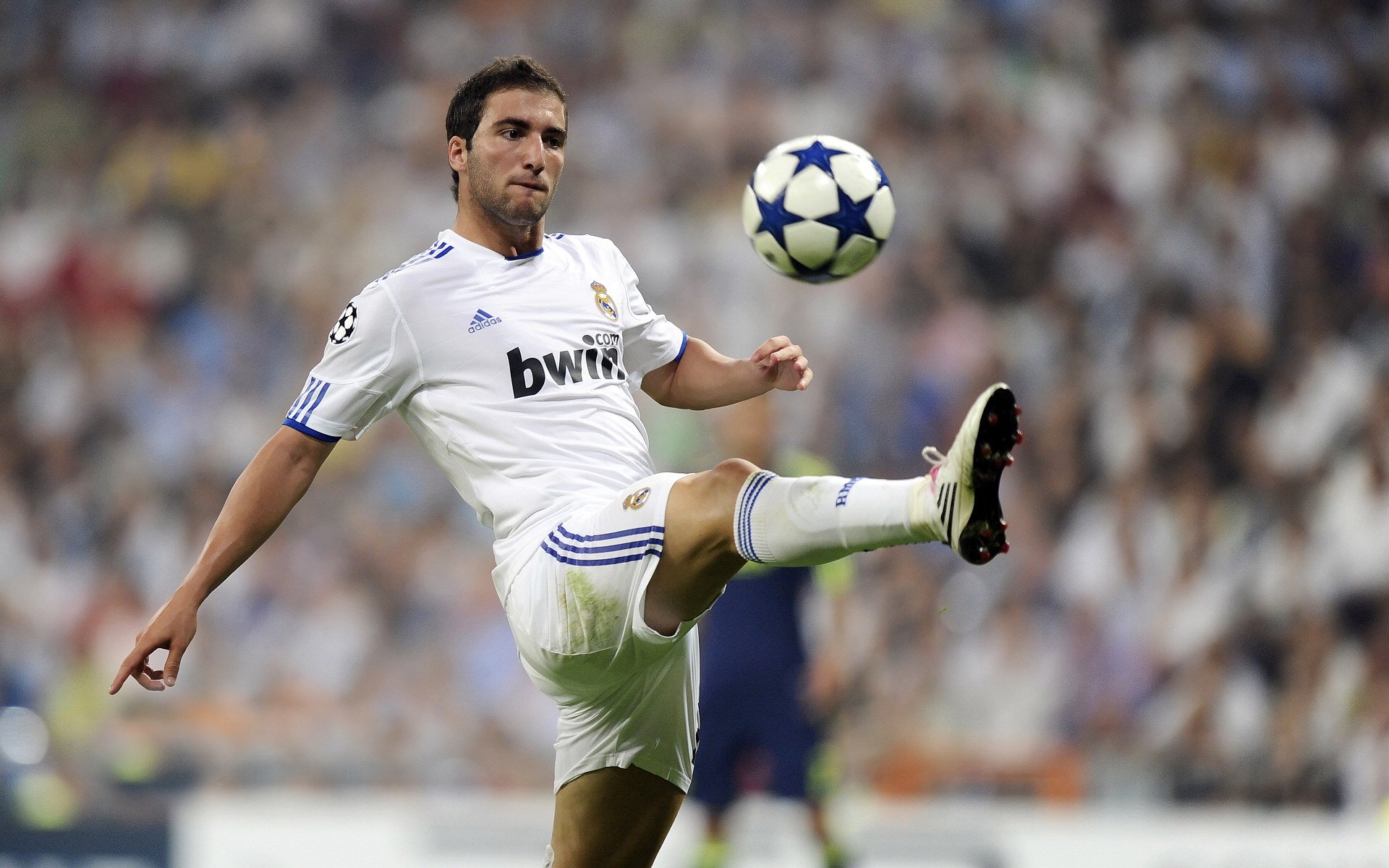 冰与火的对决，乌拉圭决胜局力克冰岛，李刚仁连击定乾坤