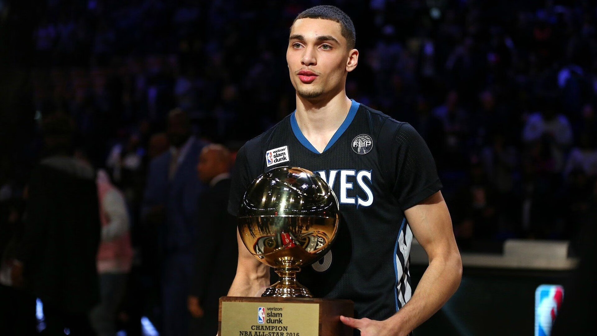 猛龙险胜篮网,保罗点燃赛场,一场定义坚韧的胜利